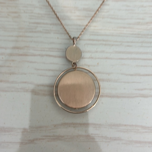 Ann Taylor LOFT Gold Circle Necklace - Picture 5 of 6